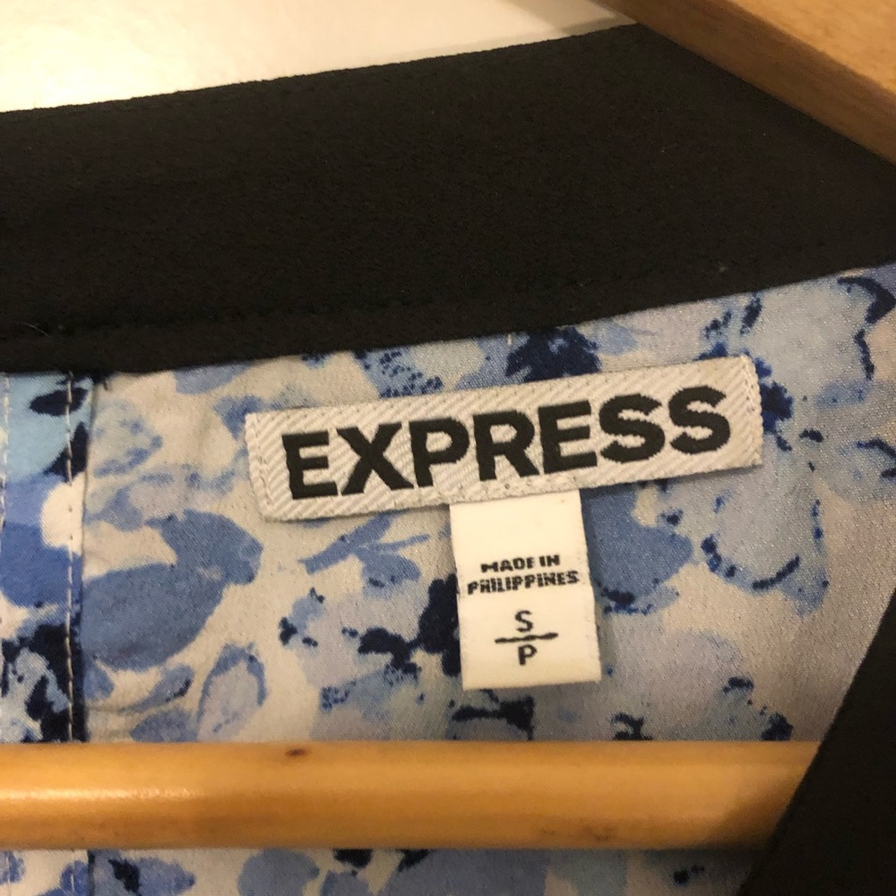 EXPRESS top - Picture 8 of 9